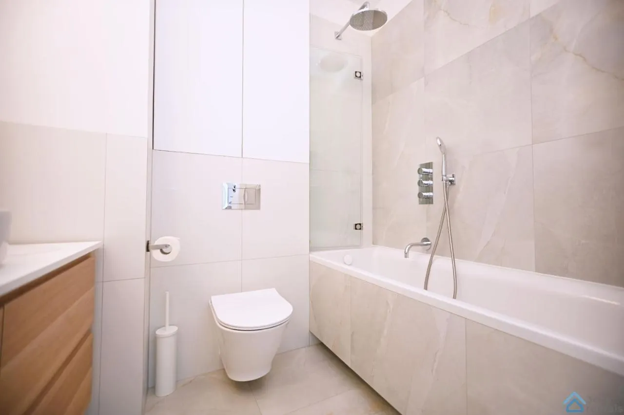 Beige 3City Apartment With Parking In Gdansk By Noclegi Renters 0*,