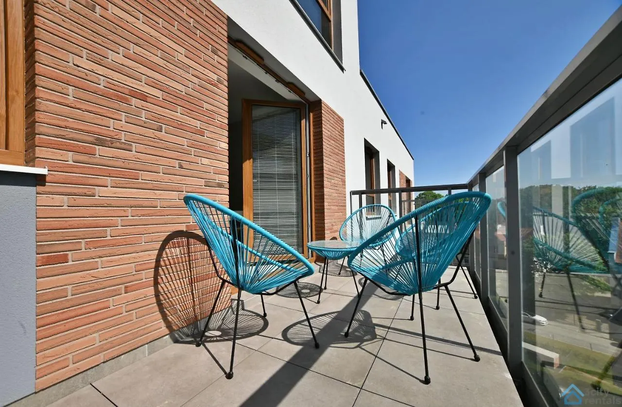 Beige 3City Apartment With Parking In Gdansk By Noclegi Renters